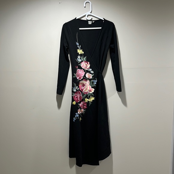 ASOS Maternity embroidered wrap midi dress - Picture 2 of 6